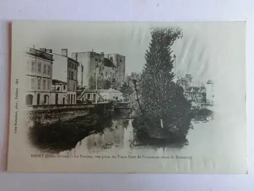 Alte AK Niort Deux Sevres Le Donjon vue prise du Vieux Pont … [aM376]