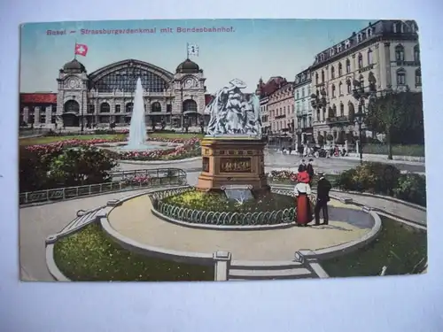 Alte AK Basel Strassburgerdenkmal mit Bundesbahnhof Bahnhof [C391]