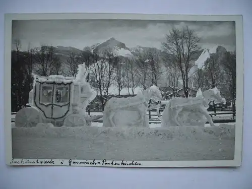 Alte AK Garmisch Partenkirchen Schneeskulptur Kutsche [C129]