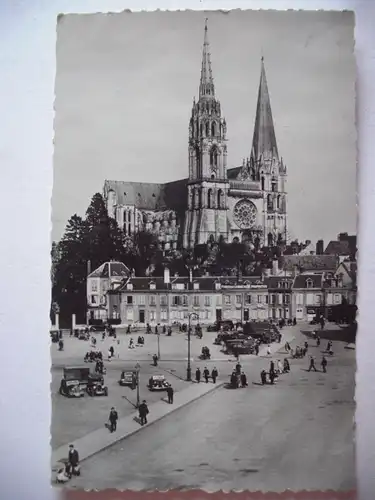 Alte AK Chartres Place Chalet et la Cathedrale [A1185]