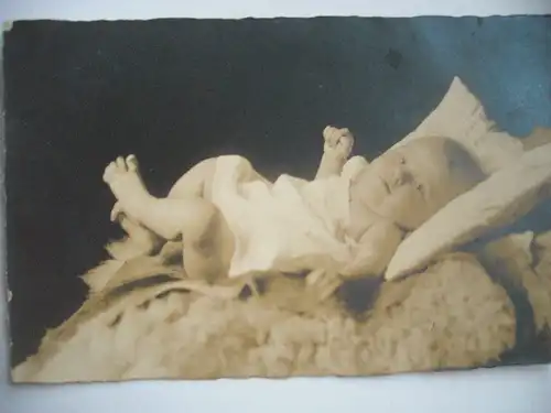 Alte AK Fotokarte Baby Kleinkind [A298]