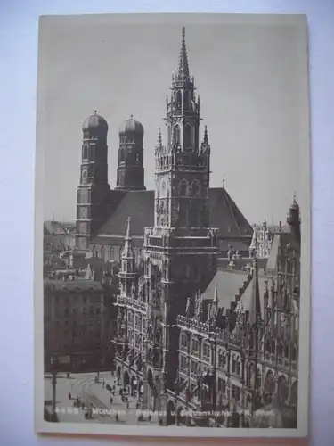 Alte AK München Rathaus und Frauenkirche [B109]