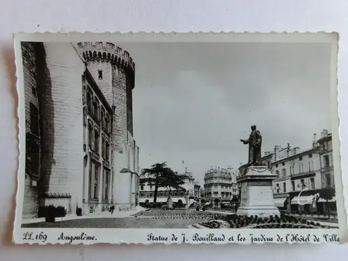 Alte AK Angouleme Statue de J. Bouilland [aT714]