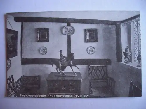 Alte AK Pevensey The Haunted Room in Mint House [B912]