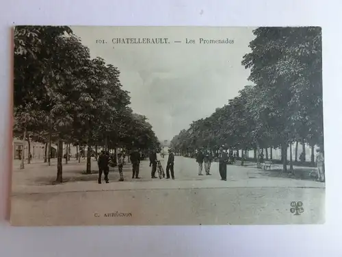 Alte AK Chatellerault Les Promenades [aM386]