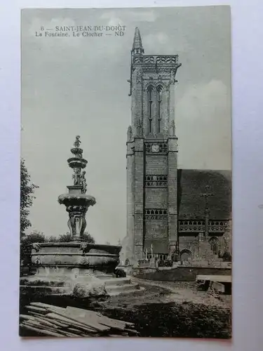 Alte AK Saint Jean du Doigt. La Fontaine Le Clocher [aM469]