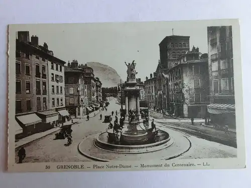 Alte AK Grenoble Place Notre Dame Monument du Centenaire [aM541]