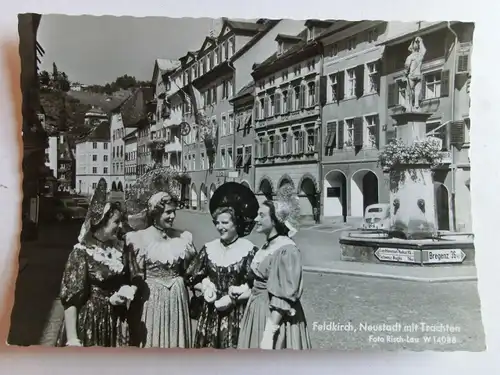 Alte AK Feldkirch Neustadt mit Trachten  [D497]