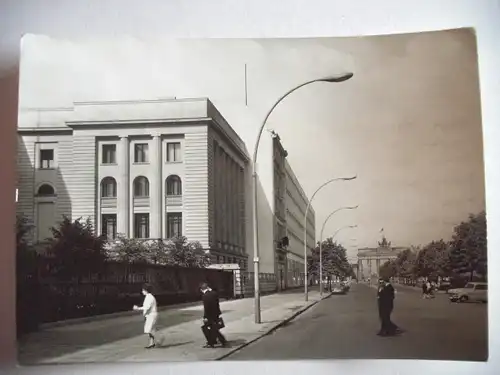 Alte AK Berlin Sowjetische Botschaft Brandenburger Tor [U200]