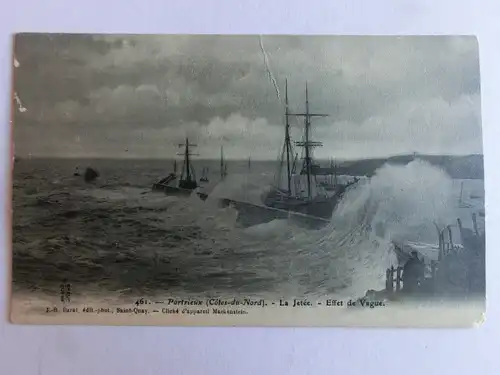 Alte AK Portrieux Cotes de Nord La Jetee (m. Knick) [aK890]