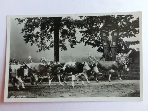 Alte AK Alm-Abtrieb Kühe Wegkreuz 1930 [aU336]