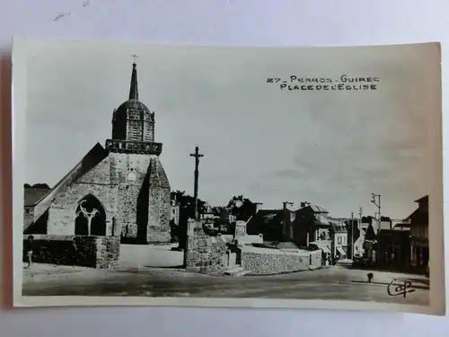 Alte AK Perros Guirec Place de l’Eglise [aM19]