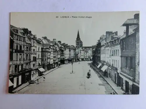 Alte AK Lisieux Place Victor Hugo [aM739]