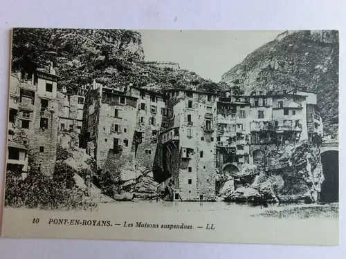 Alte AK Pont en Royans Les Maison suspendues [aM748]