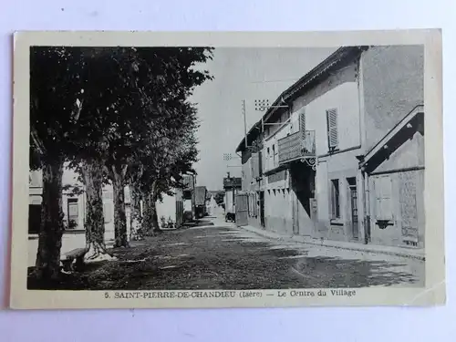 Alte AK Saint Pierre de Chandieu Le Centre du Village [aM762]