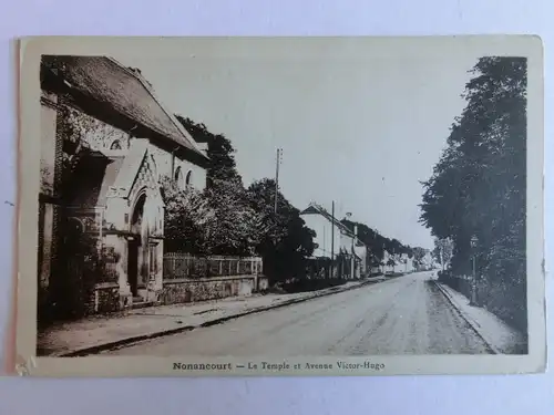 Alte AK Nonancourt  Le Temple et Avenue Victor Hugo [aM683]