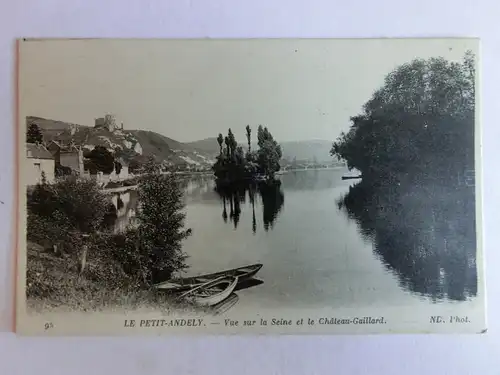 Alte AK Le Petit Andely Vue sur la Seine et le Chateau Gaillard [aM632]