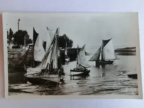 Alte AK Honfleur Barques de Peche Segelboote [aM651]