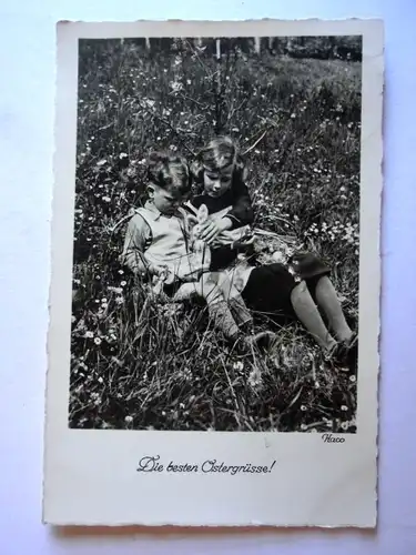 Alte AK Grußkarte Ostern Kinder Wiese Blumen um 1940 [aH7]