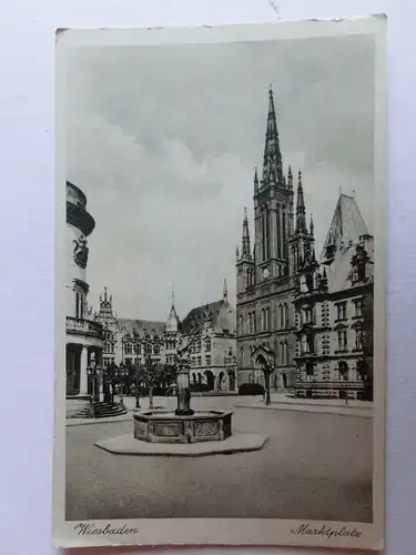 Alte AK Wiesbaden Marktplatz [aJ941]