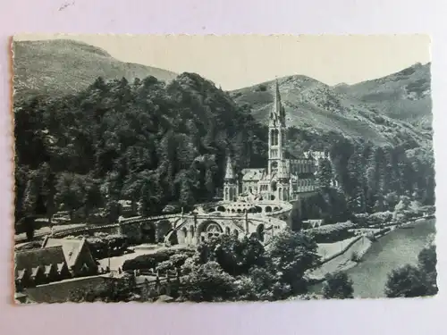 Alte AK Lourdes La Basilique et la Gave [aJ1003]