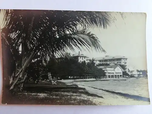 Alte AK Fotokarte Unbekannter Ort Strand Hotel  [aJ596]