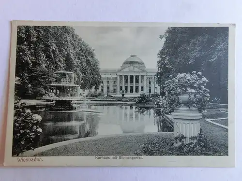 Alte AK Wiesbaden Kurhaus m. Blumengarten 1920 [aJ614]