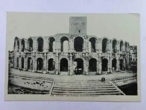 Alte AK Arles Les Arenes [aP638]