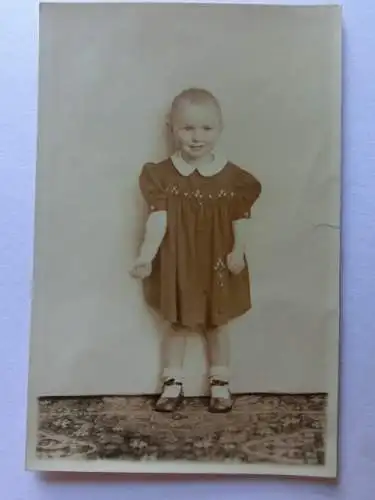 Alte AK Fotokarte Kleines Mädchen [aN292]
