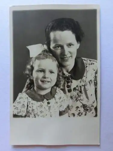 Alte AK Fotokarte Mutter mit Kind Tochter [aN293]