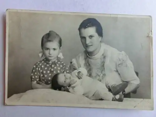 Alte AK Fotokarte Mutter mit 2 Kindern  [aX1029]