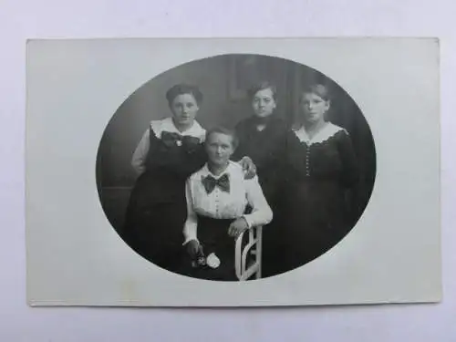 Alte AK Fotokarte 4 Personen Frauen um 1915 [aT889]