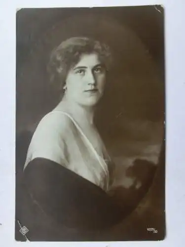 Alte AK Fotokarte junge Frau 1917 [aT912]