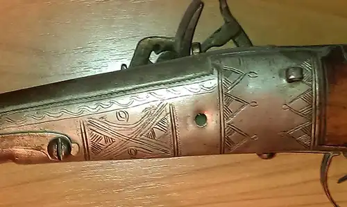 URALTES ORIENTALISCHES STEINSCHLOSSGEWEHR + KRUMMDOLCH
