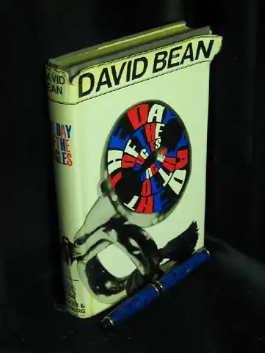 Bean, David: The Day of the Bugles -  LAGERRÄUMUNG. 