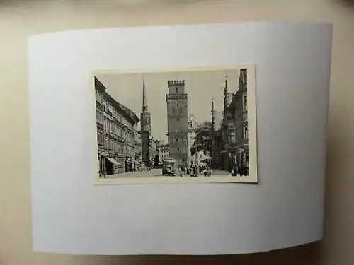 Neisse, Berliner Turm und Rathausturm [schwarz-weiß-Postkarte]