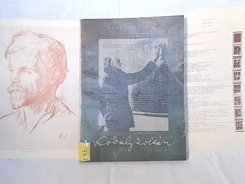 Aknay, Tibor und Laszlo Gosztola: Dokumente - Zoltan Kodaly - 1882-1967. Außentitel: Dokumentumok. Fövarosi Szabo Ervin Könyvtar. Budapest, 1982. Inhaltsverzeichnis zweisprachig Ungarisch/Deutsch. 