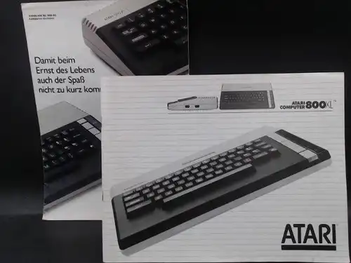 Atari, Inc. (Hg.): Atari Computer 800XL. Home Computer Owner´s Guide. Privat-Computer Bedienungsanleitung. Manual De Empleo De La Computadora. Istruzioni D´Uso per Il Calcolatore. Manuel De L´Utilisateur De L´Ordinateur-Maison. Handleiding. 