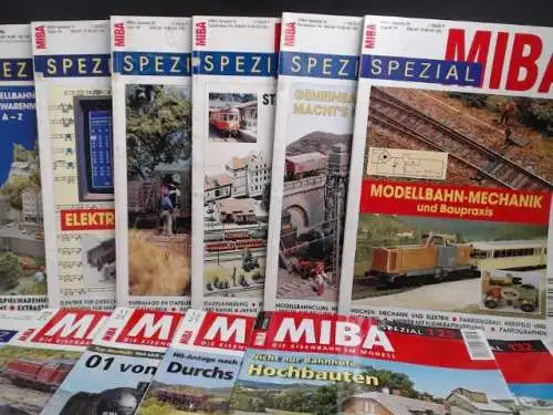 VerlagsGruppeBahn (Hg.): MIBA Spezial. Die Eisenbahn im Modell. Konvolut mit 12 Heften. 