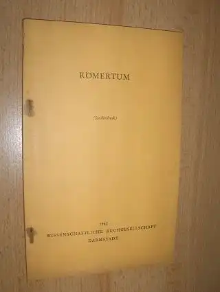 Knoche, Ulrich: DIE AUGUSTEISCHE AUSPRÄGUNG DER DEA ROMA. Sonderdruck / Estratto aus RÖMERTUM - Gymnasium 59, 1952, S. 359-399 + 4 Tafeln (Skulptur Roma v. Delos, Roma auf Münze, 2 Gemmen). 