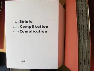 Bolofo, Koto: Große Komplikation - Grand Complication. 3 Bände Luxusmanufaktur Treuleben & Bischof Sahline/Tunesien / Leipziger Kunst- & Verlagsbuchbinderei L.-Baalsdorf / Leipziger Industriebuchbinder L.-Zwenkau. 