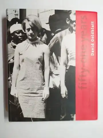 Goldblatt *, David,  J.M. Coetzee / Corinne Diserens / Okwui Enwezor and  Michael Godby / Nadine Gordimer / Chris Killip 7 Ivan Vladislavic: Fifty-one (51) years David Goldblatt.* Museo d`Art Contemporani de Barcelona 2001. 