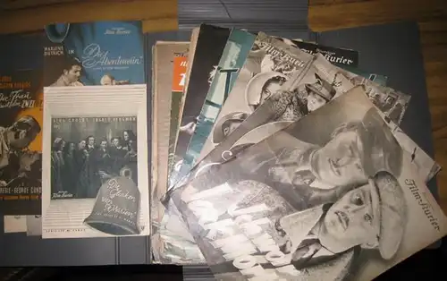 Illustrierter Film-Kurier. Konvolut mit 25 Filmprogrammen. Enthalten sind die Nummern: 14: Gestern Heute und Morgen (Sophia Loren und Marcello Mastroianni); 26 A: Die Glocken von St. Marien (Bing Crosby, Ingrid Bergman) ;  39 A: Schwester Kenny (Rosalind 
