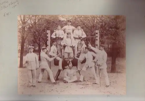 Militaria / Preußen: 3 Original-Gruppenphotos preußischer Offiziere. 