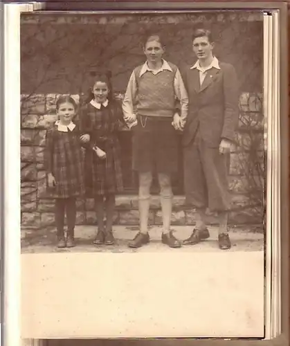 Kitzing, Carl Eberhard von: 14 Ahnenbilder der Familie von Kitzing. 