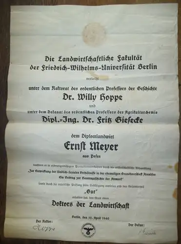 Meyer, Ernst.   Friedrich Wilhelms Universität Berlin.   Landwirtschaftliche Fakultät.   Willy Hoppe.   Fritz Giesecke: Urkunde zur Verleihung des Doktortitels.. 