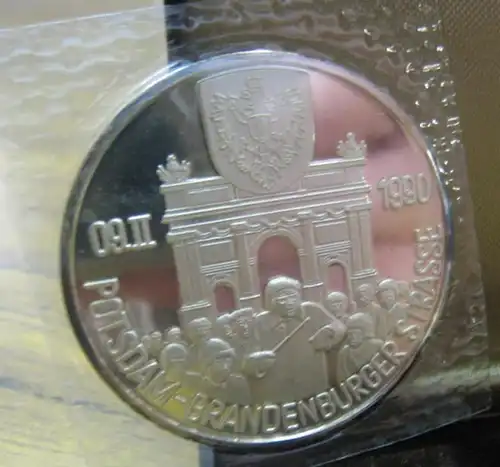 Büchsenschütz, Gustav. - Berolina Medaillen: Silberne Gedenkmedaille für Gustav Büchsenschütz. Mit Echtheitszertifikat. 