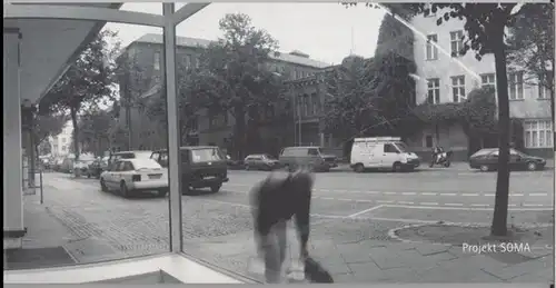 SOMA Projekt Galerie Berlin. - Red. Ruudi Beier / Ulrich Grüter. - Fotos: Jürgen Baumann, Andrea Sunder - Plassmann, David Baltzer, Elena Careno, Silke Helmerdig u. a: Projekt Soma. - Ein Buch zum Ausstellungsprogramm 97 / 98. 