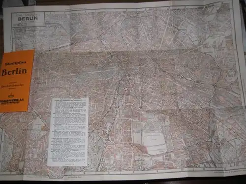 BerlinArchiv herausgegeben von Hans Werner Klünner und Helmut Börsch Supan.  Askania Werke, Berlin (Hrsg.): Stadtplan von Berlin. Unseren Geschäfstfreunden überreicht von den Askania Werken.. 