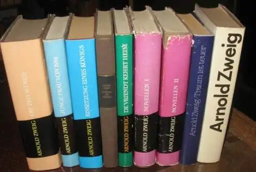 Zweig, Arnold: Konvolut, bestehend aus 8 [von 16] Bänden der ausgewählten Werke in Einzelausgaben sowie 1 Beigabe. Enthalten sind:  1) Die Zeit ist reif...
